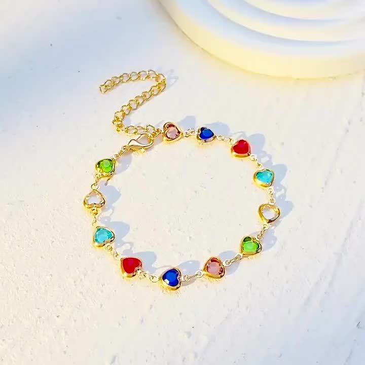 Bracciale con cuori colorati